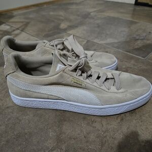 Beige Puma Women's Suede Size 10 Shoes